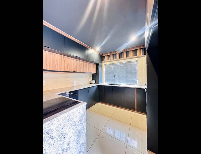 5 BEDROOM FREESTANDING FOR SALE IN MINERALIA